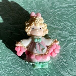 Vintage Precious Moments Brooch Pin Heart Garland Blonde Girl Dress